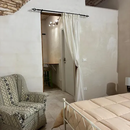 17 Per 2 Apartment